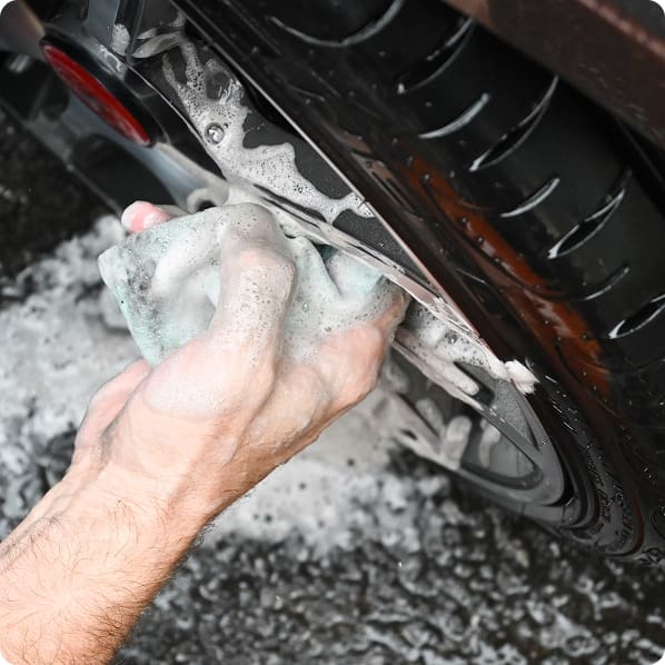 Car Grooming 2 tyre washing